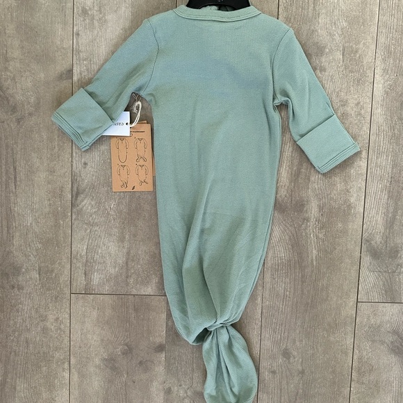 New easy-peasy Organic baby Gown and Hat Set, 2-Piece, 0-3 Months unisex - Picture 10 of 11